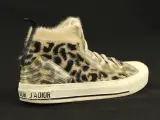 Christian Dior warme wintersneakers voor dames met luipaardprint – foto 5 – kavel bij De Kringwinkel, Antwerpen