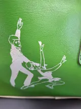 Groene 70ies sporttas met kunstschaatsen – foto 5 – kavel bij De Kringwinkel, Gent