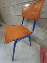 Mid-century industriële schoolstoel van het merk OBO – kavel bij De Kringwinkel, Gent