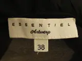 Essentiel Antwerp - zwarte zijden blouse met ruffles - maat 38 – foto 8 – kavel bij De Kringwinkel, Antwerpen