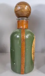 Decoratieve set met pauwpotten en leren fles – foto 3 – kavel bij De Kringwinkel, Turnhout