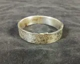 Antieke zilveren armband met gravure en sluiting – kavel bij De Kringwinkel, Turnhout