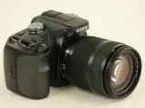 Sony Alpha 100 digitale spiegelreflexcamera met zoomlens en accessoires – foto 13 – kavel bij De Kringwinkel, Antwerpen