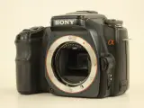 Sony Alpha 100 digitale spiegelreflexcamera met zoomlens en accessoires – foto 4 – kavel bij De Kringwinkel, Antwerpen