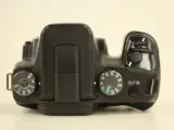 Sony Alpha 100 digitale spiegelreflexcamera met zoomlens en accessoires – foto 7 – kavel bij De Kringwinkel, Antwerpen