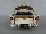 Decoratief metalen modelauto met surfplanken uit 1957 – foto 4 – kavel bij De Kringwinkel, Diest