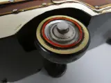 Decoratief metalen modelauto met surfplanken uit 1957 – foto 10 – kavel bij De Kringwinkel, Diest