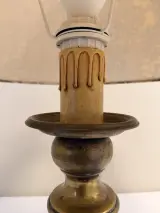 Tafellamp Art Nouveau stijl met messing voet – foto 9 – kavel bij De Kringwinkel, Dendermonde