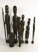 Lot van 7 handgesneden Afrikaanse houten beelden – kavel bij De Kringwinkel, Turnhout