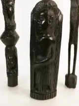 Lot van 7 handgesneden Afrikaanse houten beelden – foto 9 – kavel bij De Kringwinkel, Turnhout