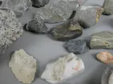 Verzameling mineralen en gesteenten – foto 8 – kavel bij De Kringwinkel, Diest