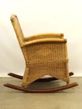 Vintage rotan schommelstoel in de stijl van Rohé Noordwolde - jaren 1960/70 – foto 3 – kavel bij De Kringwinkel, Antwerpen