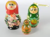 Verzameling Russische matroesjka- en baboesjkapoppen – handbeschilderd, diverse uitvoeringen – foto 17 – kavel bij De Kringwinkel, Heverlee