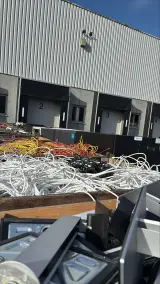 Demontage artikelen ICT – foto 5 – kavel bij Domeinen Roerende Zaken, Hoogeveen