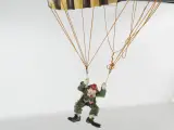 Vintage hangende parachuteclown – foto 2 – kavel bij De Kringwinkel, Heverlee