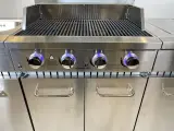 Gasbarbecue Vonato RVS Keuken Grill Chef 4 Mat geborsteld RVS - Hoogglans zilverklerige details – foto 5 – kavel bij Onlineveilingmeester