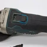 Accu haakse slijper, Makita, DGA504, 2023 – foto 5 – kavel bij Domeinen Roerende Zaken, Groningen