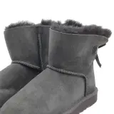 Paar schoenen, maat 37, UGG, 1016501 – foto 3 – kavel bij Domeinen Roerende Zaken, Groningen