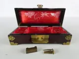 Vintage 3-Delige Chinese Sieradenset – foto 20 – kavel bij De Kringwinkel, Heverlee