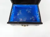 Vintage 3-Delige Chinese Sieradenset – foto 8 – kavel bij De Kringwinkel, Heverlee