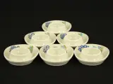 Set van 6 vintage eierdopjes met bloemmotief – foto 2 – kavel bij De Kringwinkel, Antwerpen