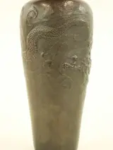 Oosterse / Aziatische vaas met draak in reliëf met textuur – 33 cm – foto 7 – kavel bij De Kringwinkel, Antwerpen