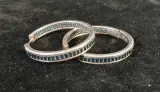 Set zilveren oorbellen met blauwe steentjes en ring met paarse steentjes – foto 2 – kavel bij De Kringwinkel, Turnhout