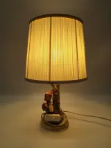 Vintage Goebel Hummel tafellamp ‘Apple Tree Girl’ - model 229 – foto 2 – kavel bij De Kringwinkel, Gent