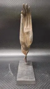 Thais bronzen Boeddha handfragment op houten voet – foto 7 – kavel bij De Kringwinkel, Gent