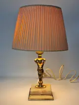 Vintage Massive tafellamp met putto, natuurstenen voet en geplooide kap – foto 5 – kavel bij De Kringwinkel, Gent