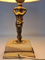 Vintage Massive tafellamp met putto, natuurstenen voet en geplooide kap – foto 6 – kavel bij De Kringwinkel, Gent