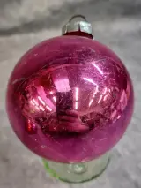 Set van 4 vintage glazen kerstballen met Bbloemmotief en pailletten – foto 9 – kavel bij De Kringwinkel, Gent