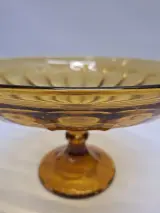 Art-Deco fruitschaal op voet in amberkleurig persglas – foto 8 – kavel bij De Kringwinkel, Gent