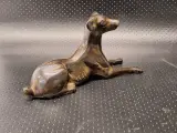 Bronzen beeldje van een liggende windhond in Art-Deco stijl – foto 2 – kavel bij De Kringwinkel, Gent
