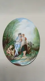 Set van 2 ovale porseleinen wandborden met schilderingen – foto 5 – kavel bij De Kringwinkel, Zottegem