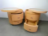 Set van 2 Hülsta Primo DC Ronde Design Nachtkastjes op Wieltjes – foto 3 – kavel bij De Kringwinkel, Heverlee