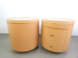 Set van 2 Hülsta Primo DC Ronde Design Nachtkastjes op Wieltjes – foto 4 – kavel bij De Kringwinkel, Heverlee