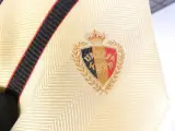 Set van 13 zijden dassen met voetbalmemorabilia – foto 18 – kavel bij De Kringwinkel, Heverlee