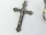 Boek Kloosters en Kloosterorden met religieuze kettingen en rozenkransen – foto 10 – kavel bij De Kringwinkel, Heverlee