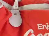 Rode Coca-Cola sporttas met witte accenten – foto 16 – kavel bij De Kringwinkel, Heverlee