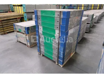 15 Bekistingspanelen 90X90 Framax Universal – kavel bij Auctelia, Machelen