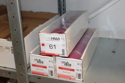 Drie rollen vershoudfolie DIS – kavel bij HNVI, Eindhoven