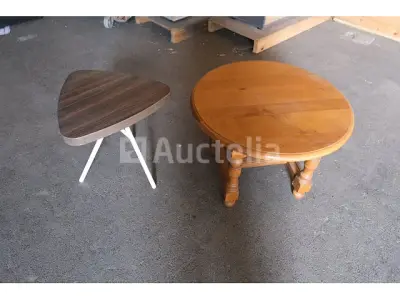Set salontafels met lamp – kavel bij Auctelia, Mont-de-l'Enclus