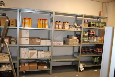 Tien meter magazijnstelling met diepte 54 cm en hoogte 200 cm – kavel bij HNVI, Eindhoven
