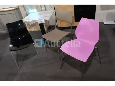 Tafel- en stoelenset – kavel bij Auctelia, Mont-de-l'Enclus