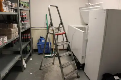 Trap ALTREX vier treden en bordes – kavel bij HNVI, Eindhoven