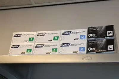 Wegwerp handschoenen in diverse maten en merken. 8 dozen – kavel bij HNVI, Eindhoven