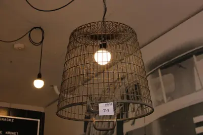 Drie decoratieve hanglampen type wasmand – kavel bij HNVI, Eindhoven