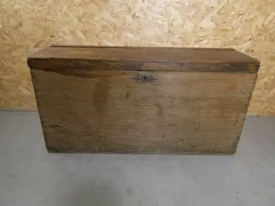 Houten kist met deksel – kavel bij De Kringwinkel, Diest