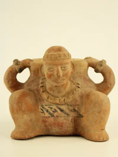 Decoratieve aardewerken vaas met menselijke figuur – kavel bij De Kringwinkel, Antwerpen